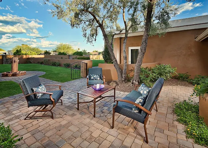 Villa Luxury Estate, Heated Pool, Pickleball Court,