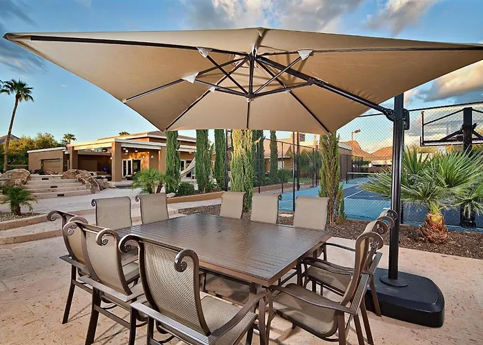 Luxury Estate, Heated Pool, Pickleball Court, Villa