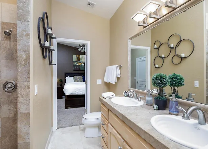 Luxury Estate, Heated Pool, Pickleball Court,