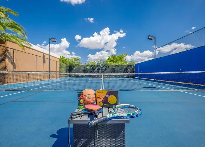 Villa Luxury Estate, Heated Pool, Pickleball Court, *