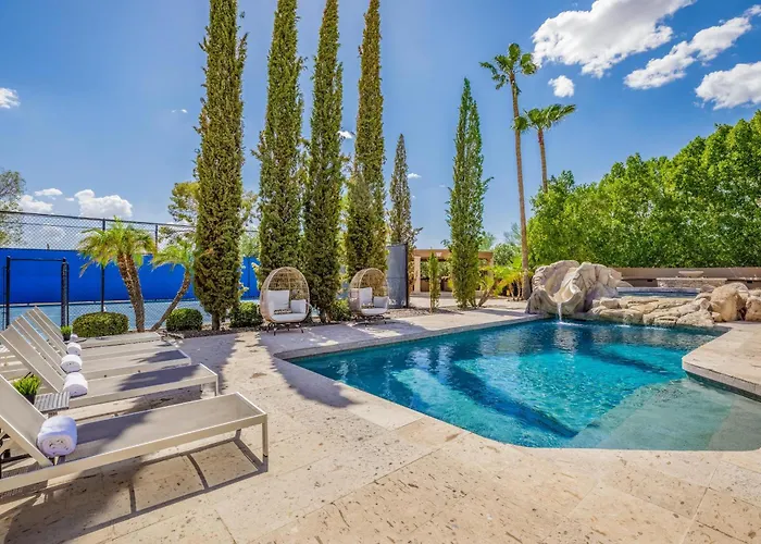 Luxury Estate, Heated Pool, Pickleball Court, *