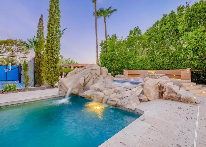 Luxury Estate, Heated Pool, Pickleball Court,