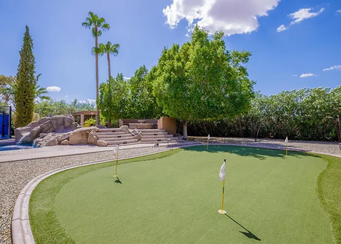 Luxury Estate, Heated Pool, Pickleball Court, Villa